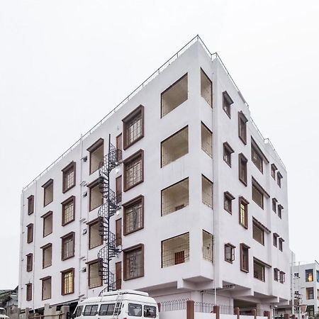 Hotel Travellers Inn Шиллонг Экстерьер фото