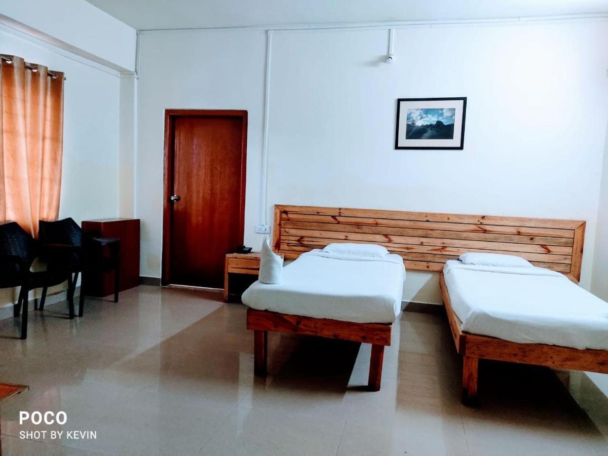 Hotel Travellers Inn Шиллонг Экстерьер фото