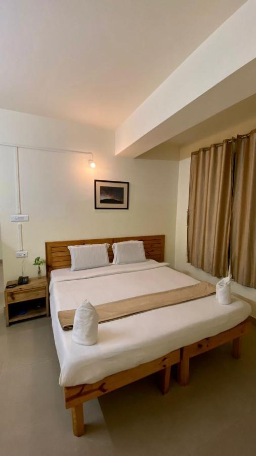 Hotel Travellers Inn Шиллонг Экстерьер фото