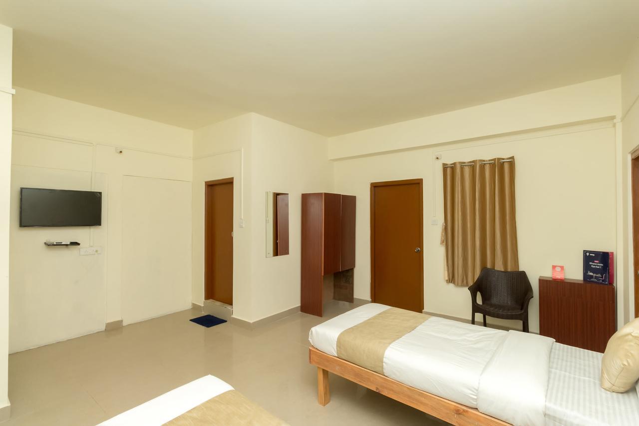 Hotel Travellers Inn Шиллонг Экстерьер фото