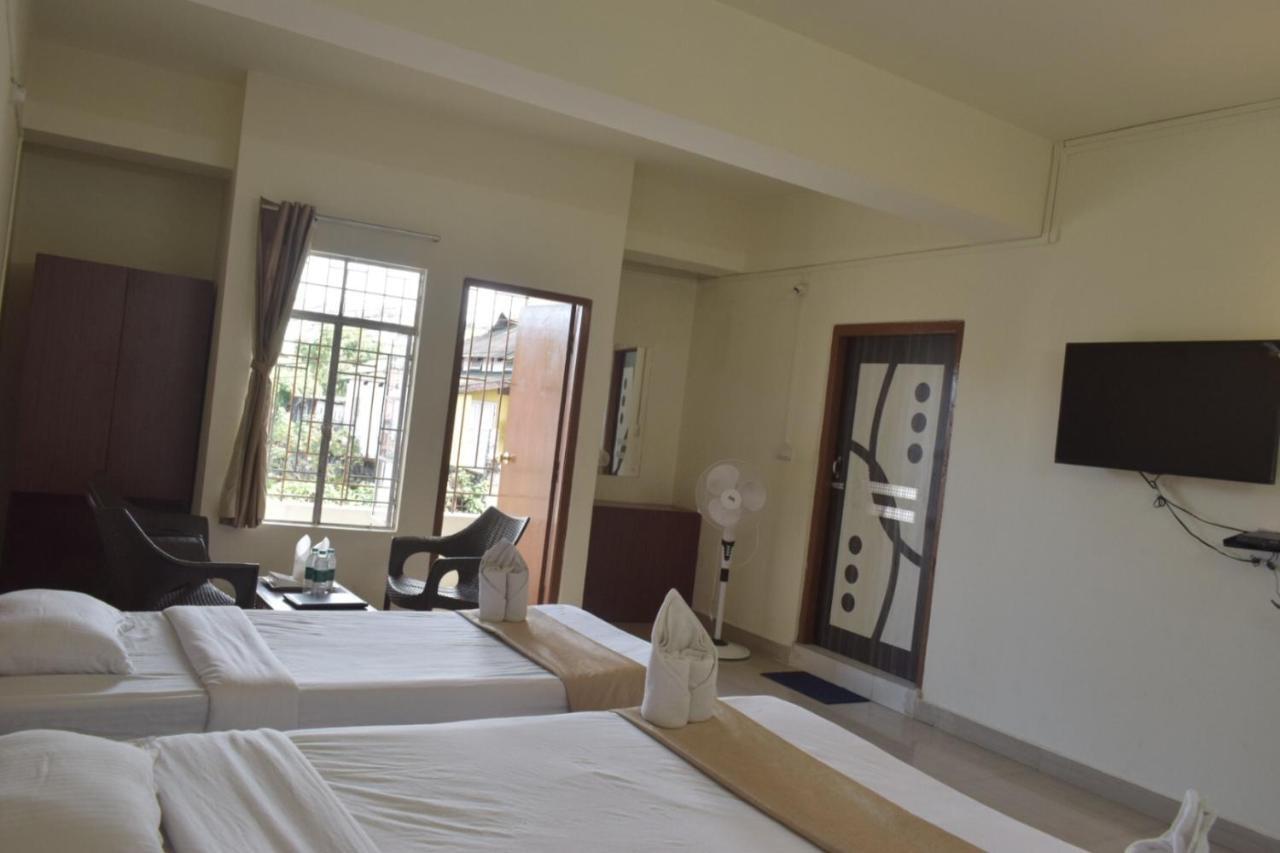 Hotel Travellers Inn Шиллонг Экстерьер фото